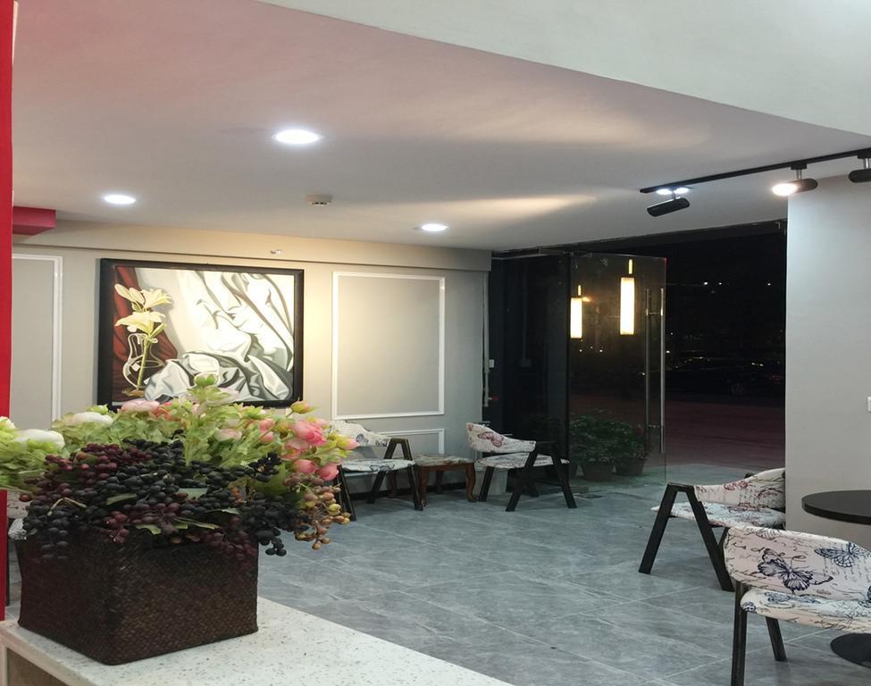 April Fair Duplex Apartment Guangzhou South Railway Station Ao Yuan Yue Shi Dai Branch Exteriör bild